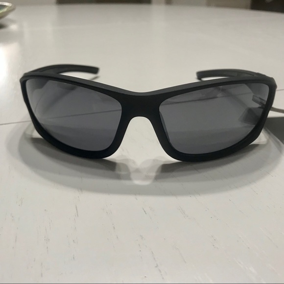 Foster Grant Other - NWT Foster Grant Ironman sunglasses solid black